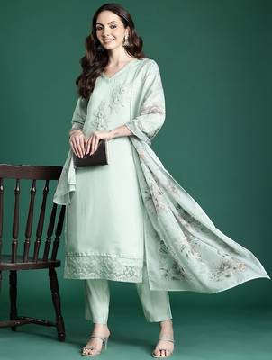Floral Embroidered Kurta with Trousers & Dupatta 1