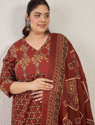 Plus Size Maroon Printed A-Line Kurta Trousers With Dupatta Set 2