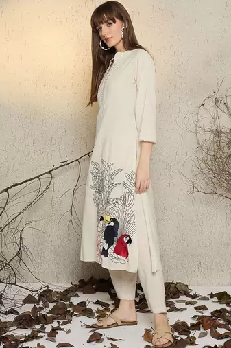 Women Ethnic Motifs Embroidered Cotton Kurta with Palazzo