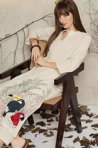 Women Ethnic Motifs Embroidered Cotton Kurta with Palazzo