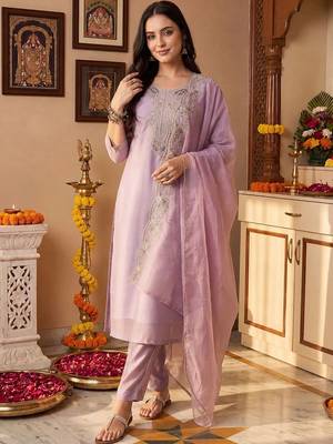 Women Ethnic Motifs Embroidered Thread Work Liva Kurta with Trousers & With Dupatta 1