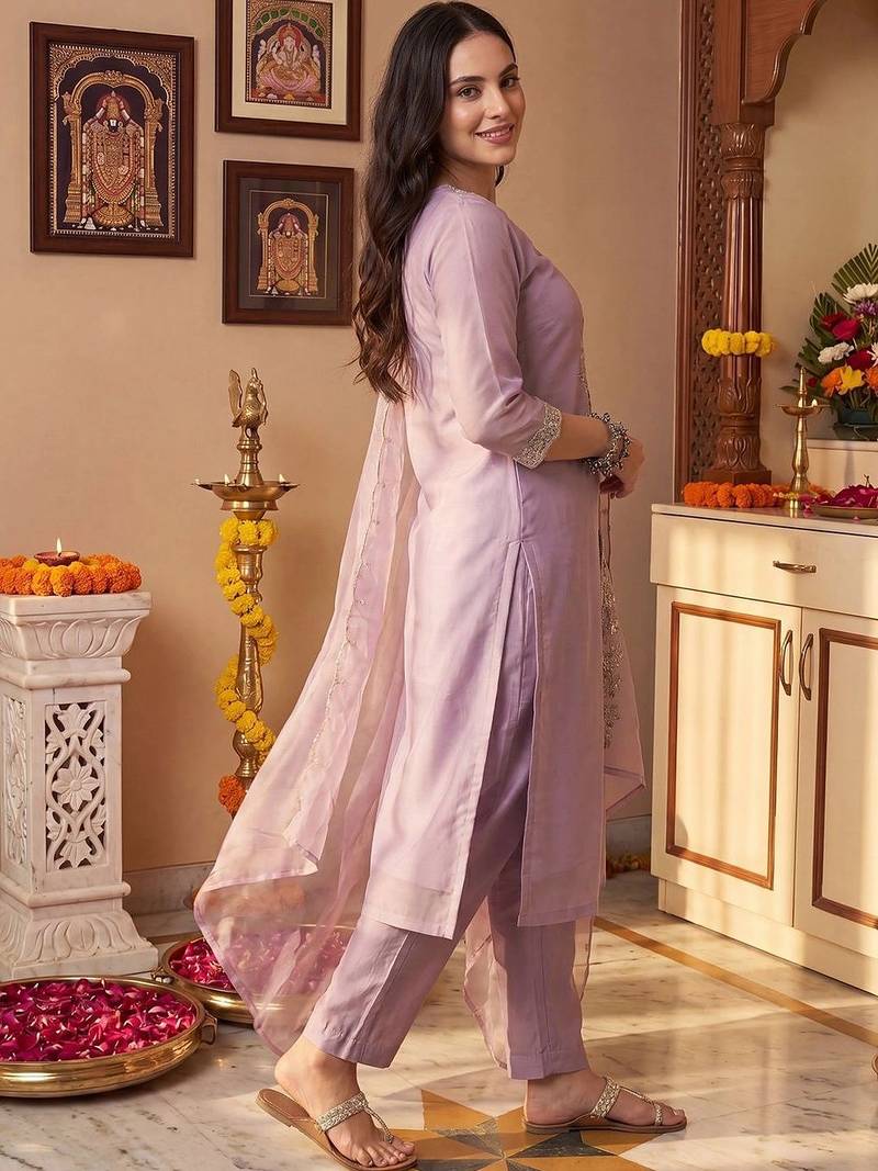 Women Ethnic Motifs Embroidered Thread Work Liva Kurta with Trousers & With Dupatta