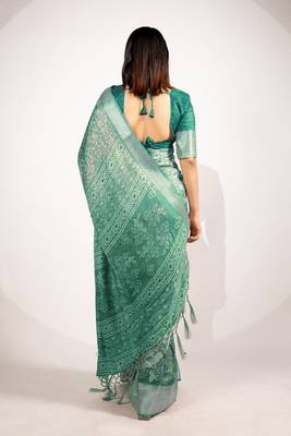 green floral printed cotton silk saree with unstitched blouse piece 5