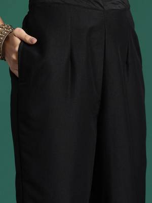 Ethnic Motifs Embroidered Zari Liva Kurta with Trousers & With Dupatta 4