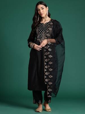 Ethnic Motifs Embroidered Zari Liva Kurta with Trousers & With Dupatta 6