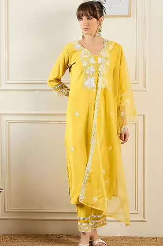Floral Embroidered V-Neck Thread Work Straight Kurta With Trousers & Dupatta
