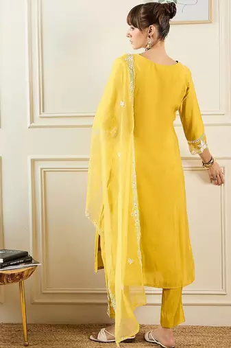 Floral Embroidered V-Neck Thread Work Straight Kurta With Trousers & Dupatta