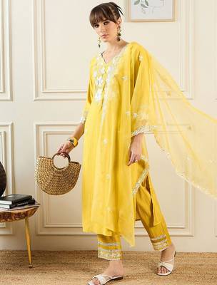 Floral Embroidered V-Neck Thread Work Straight Kurta With Trousers & Dupatta 6