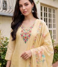 Women Floral Printed Thread Work Linen Kurta with Trousers & With Dupatta