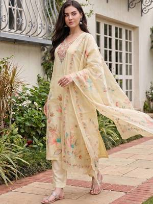 Women Floral Printed Thread Work Linen Kurta with Trousers & With Dupatta 3