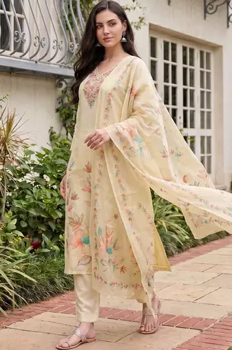 Women Floral Printed Thread Work Linen Kurta with Trousers & With Dupatta
