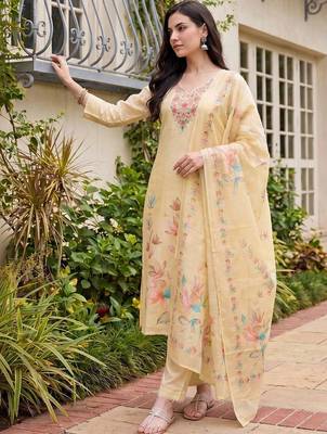 Women Floral Printed Thread Work Linen Kurta with Trousers & With Dupatta 1