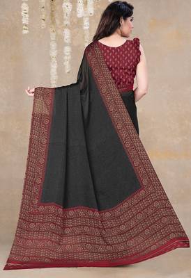 black floral printed chiffon saree with unstitched blouse piece 3