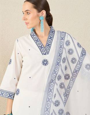 Women Floral Embroidered Thread Work Cotton Kurta with Trousers & With Dupatta 2