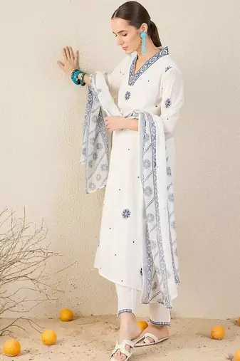 Women Floral Embroidered Thread Work Cotton Kurta with Trousers & With Dupatta