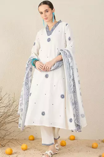 Women Floral Embroidered Thread Work Cotton Kurta with Trousers & With Dupatta