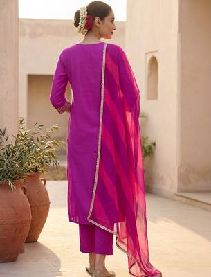 Women Ethnic Motifs Embroidered Thread Work Kurta with Trousers & With Dupatta 2
