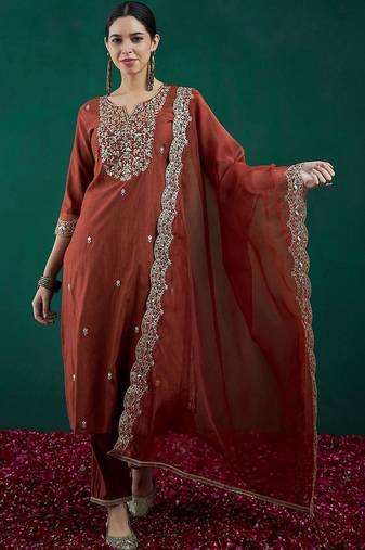 Women Ethnic Motifs Embroidered Liva Kurta with Trousers & With Dupatta