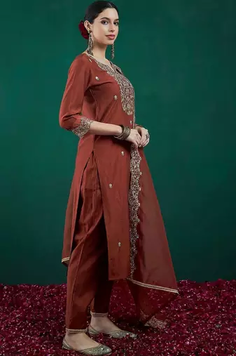 Women Ethnic Motifs Embroidered Liva Kurta with Trousers & With Dupatta