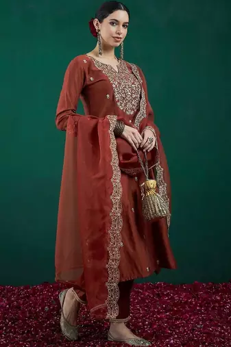 Women Ethnic Motifs Embroidered Liva Kurta with Trousers & With Dupatta