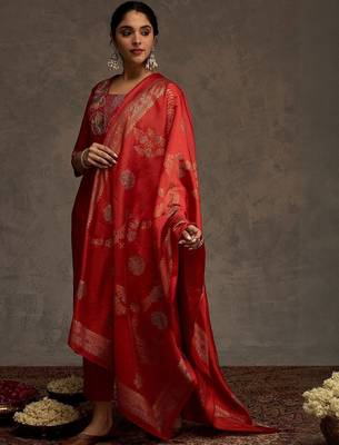 Women Ethnic Motifs Embroidered Kurta with Trousers & Dupatta 3