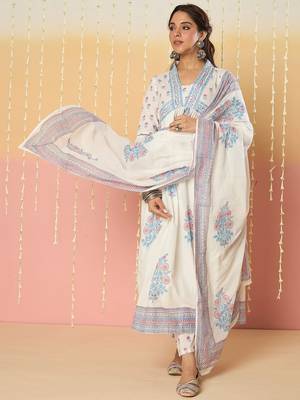 Women Floral Printed Sequinned Cotton Kurta with Trousers & With Dupatta 2