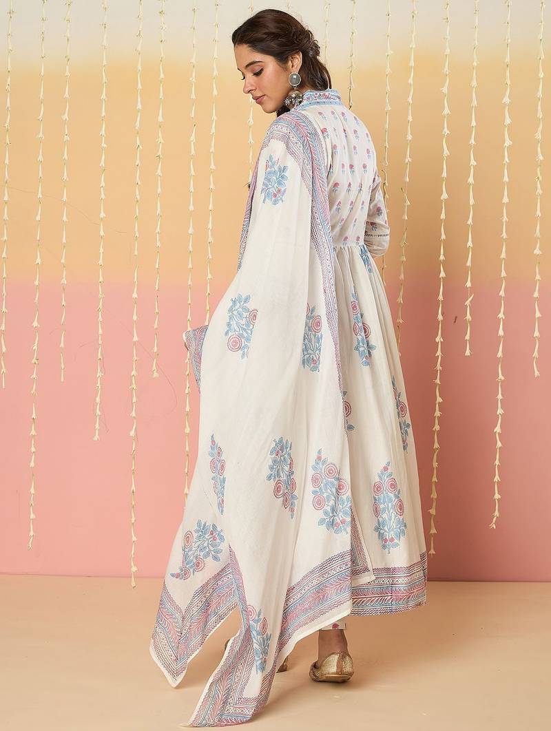 Women Floral Printed Sequinned Cotton Kurta with Trousers & With Dupatta
