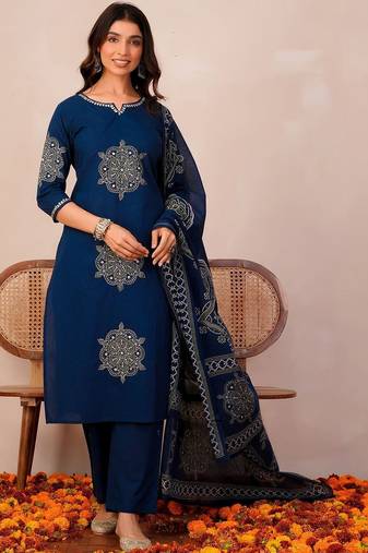 Women Ethnic Motifs Printed Cotton Kurta with Trousers & With Dupatta
