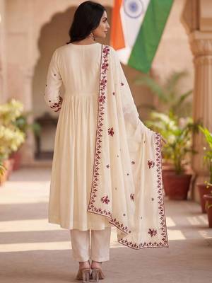 Women Ethnic Motifs Embroidered Empire Thread Work Kurta with Trousers & With Dupatta 2