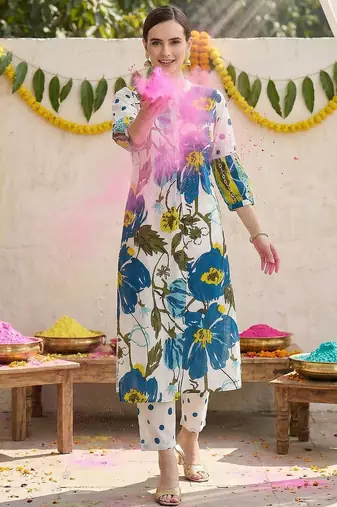 Women Floral Printed Cotton Kurta with Trousers