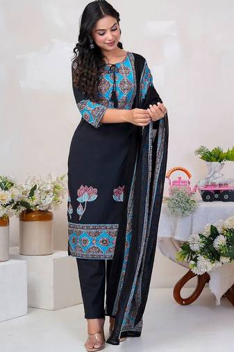 Women Floral Printed Sequinned Cotton Kurta with Trousers & With Dupatta