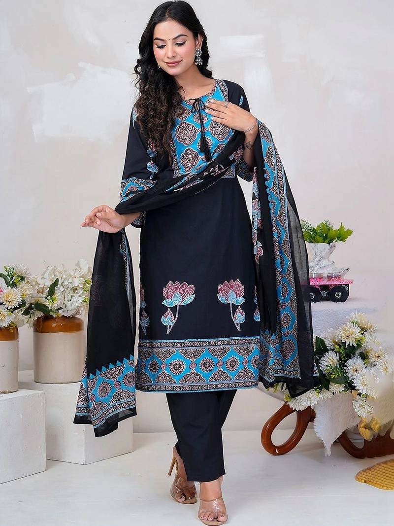 Women Floral Printed Sequinned Cotton Kurta with Trousers & With Dupatta