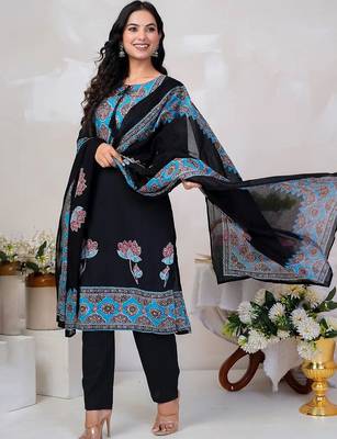 Women Floral Printed Sequinned Cotton Kurta with Trousers & With Dupatta 6