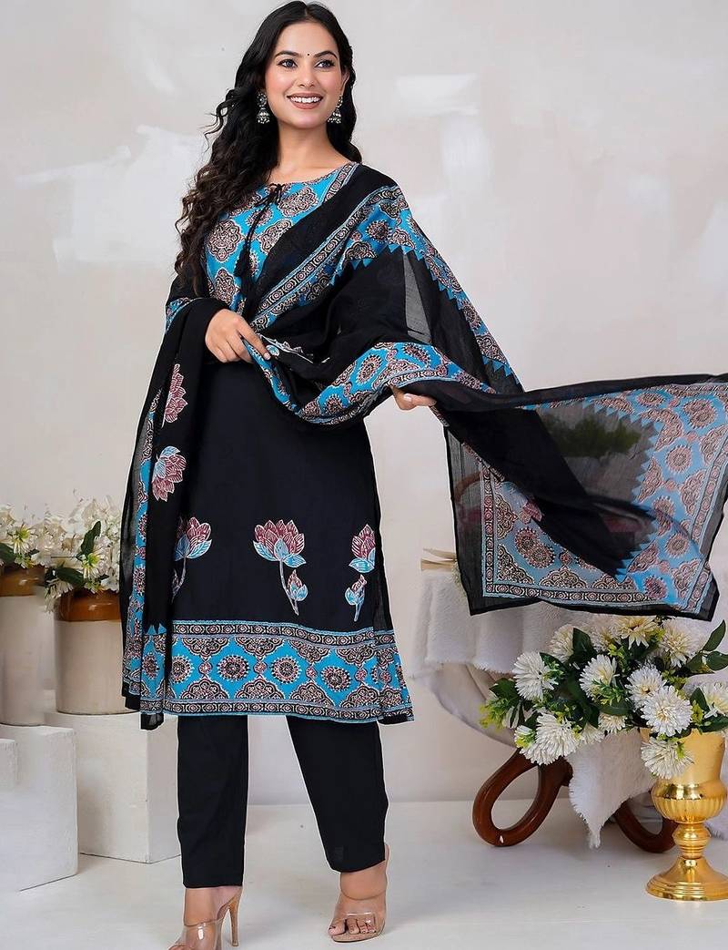 Women Floral Printed Sequinned Cotton Kurta with Trousers & With Dupatta