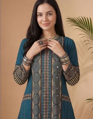 Women Printed Mirror Work Cotton Kurta with Trousers 2