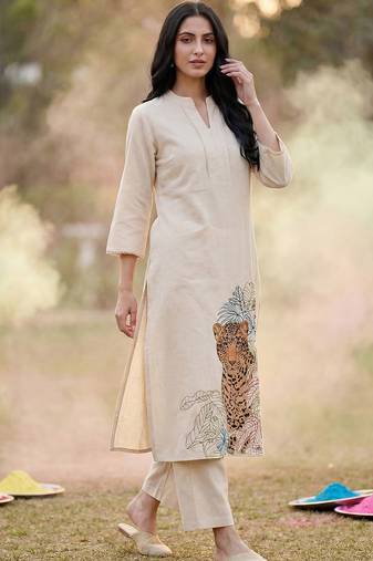 Women Animal Embroidered Thread Work Cotton Kurta with Trousers