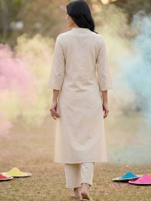 Women Animal Embroidered Thread Work Cotton Kurta with Trousers 4