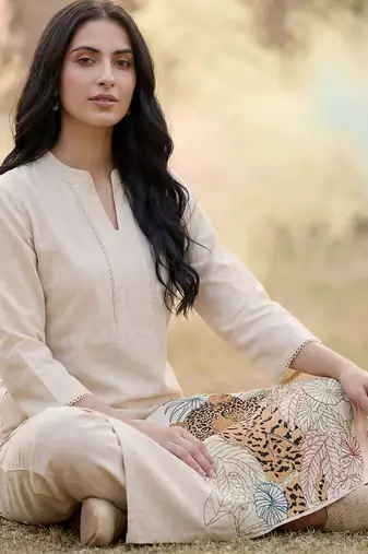 Women Animal Embroidered Thread Work Cotton Kurta with Trousers