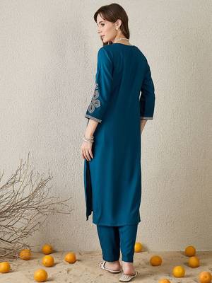 Women Floral V-Neck Embroidered Thread Work Straight Kurta Sets 4