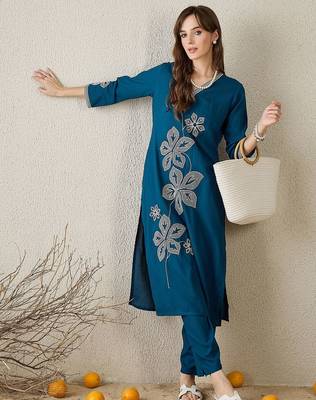 Women Floral V-Neck Embroidered Thread Work Straight Kurta Sets 5