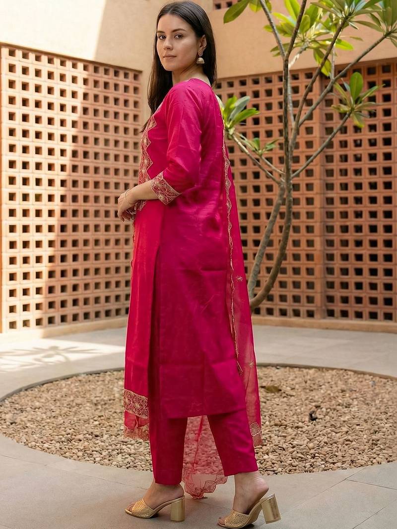 Women Ethnic Motifs Embroidered Thread Work Kurta with Trousers & With Dupatta