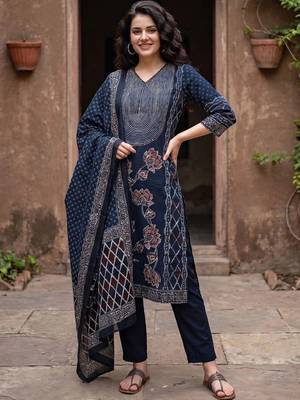 Women Floral Printed Panelled Sequinned Cotton Kurta with Trousers & With Dupatta 2