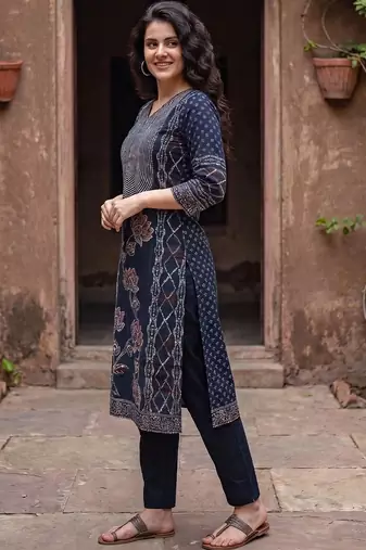 Women Floral Printed Panelled Sequinned Cotton Kurta with Trousers & With Dupatta