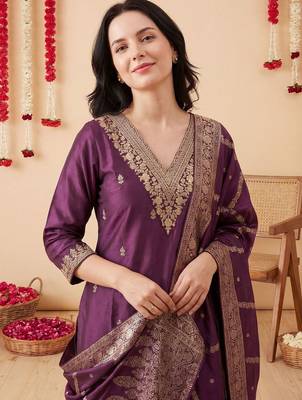 Women Ethnic Motifs Embroidered Kurta with Trousers & With Dupatta 2