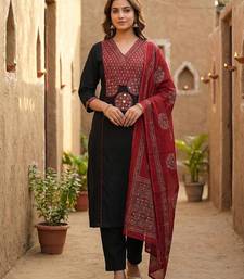 Cotton cambric printed a-line kurti-pant-dupatta set