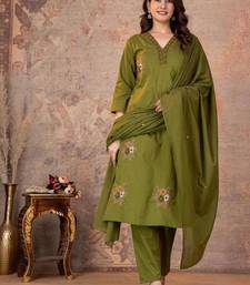 Cotton cambric straight kurti-pant-dupatta set