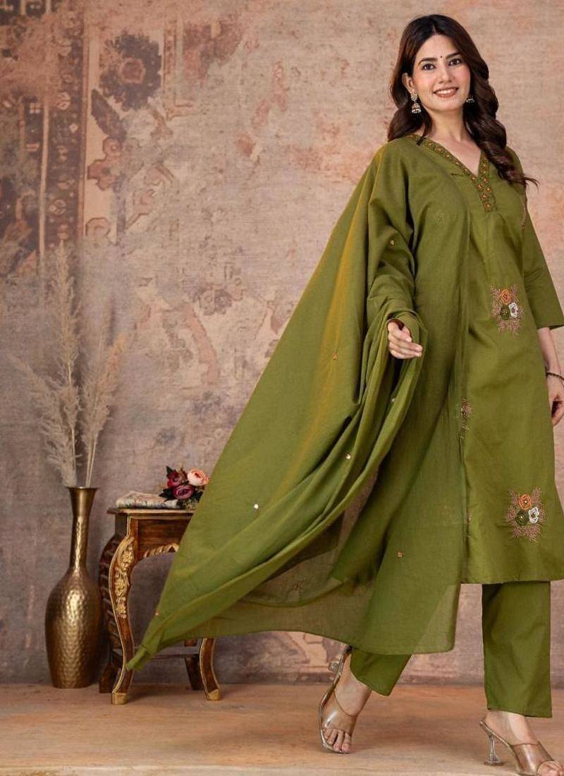 Cotton cambric straight kurti-pant-dupatta set