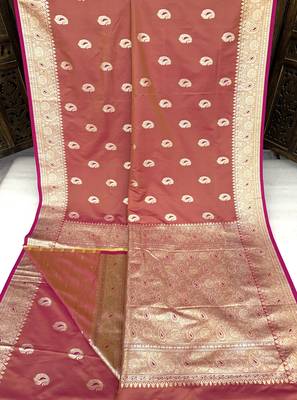 Pink soft silk blend saree with zari weaving meenakari design 4