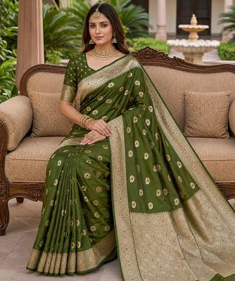 Green soft silk blend saree with zari weaving meenakari design 2