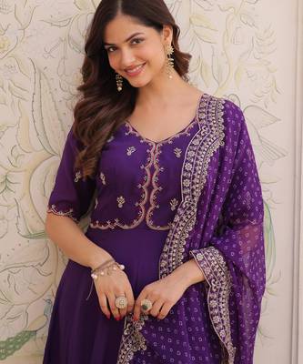 Purple beads thread embroidered mal chanderi anarkali gown set 3
